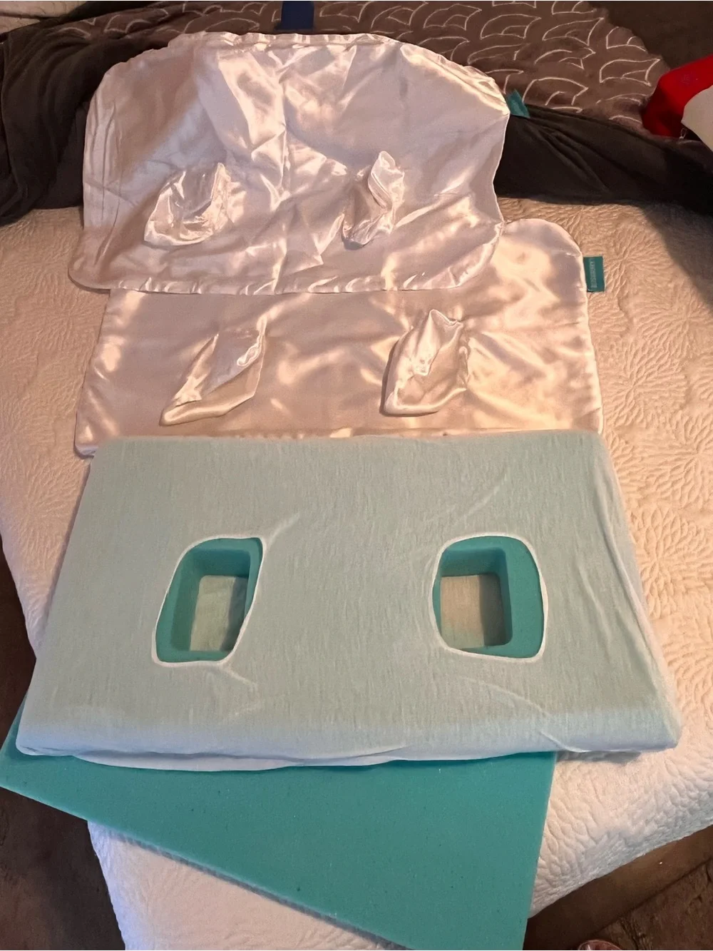 Blissbury Ear Piercing Pillow - Satin - EUC
